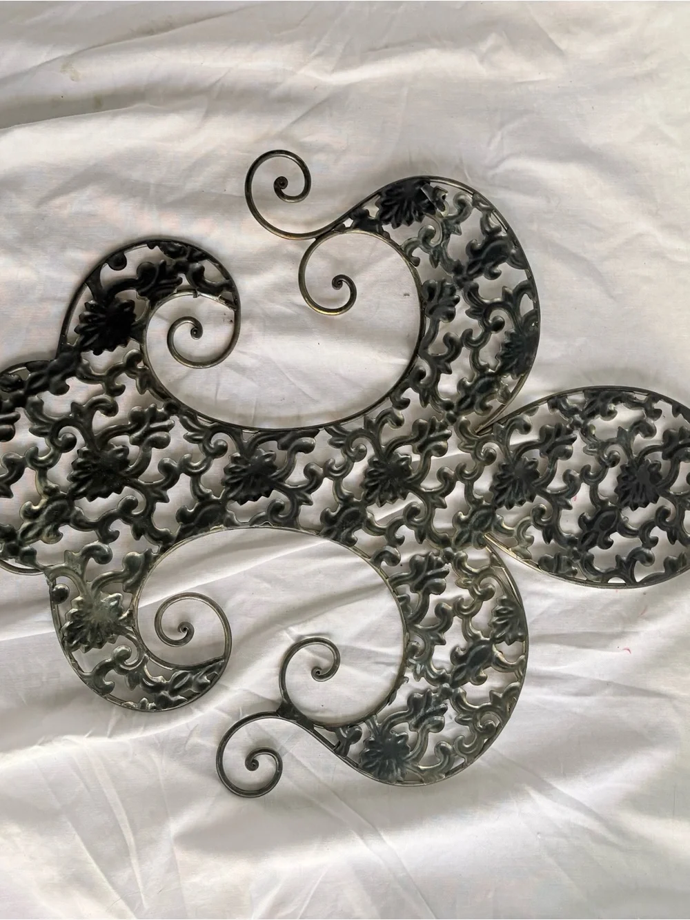 Ornate Fleur-De-Lis Metal Wall Decor | Distressed Gold & Antique Bronze 22